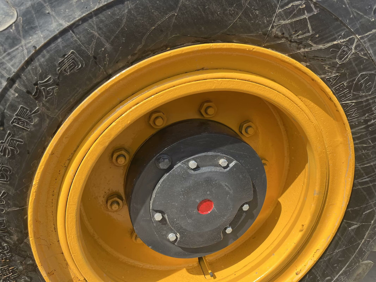 LIUGONG 835 - Utovarivač na kotačima: slika LIUGONG 835 - Utovarivač na kotačima LIUGONG 835 - Utovarivač na kotačima: slika LIUGONG 835 - Utovarivač na kotačima