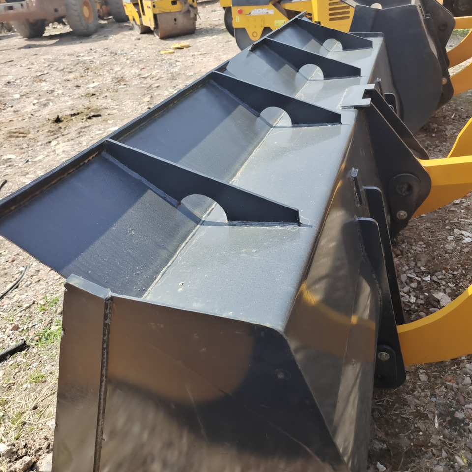 LIUGONG 836 - Utovarivač na kotačima: slika LIUGONG 836 - Utovarivač na kotačima LIUGONG 836 - Utovarivač na kotačima: slika LIUGONG 836 - Utovarivač na kotačima