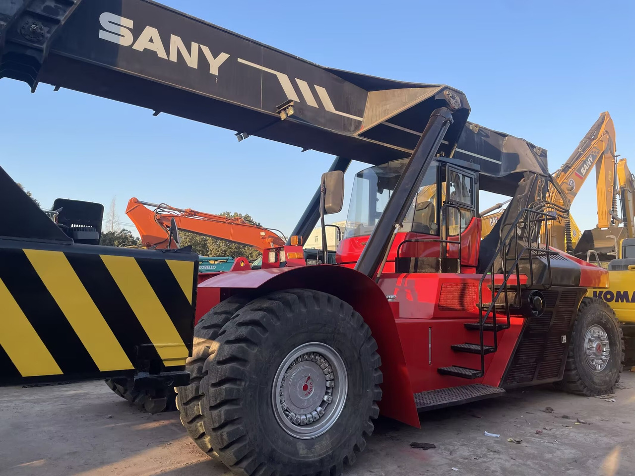 SANY SRSC45C30 - Dohvatni viličar: slika SANY SRSC45C30 - Dohvatni viličar SANY SRSC45C30 - Dohvatni viličar: slika SANY SRSC45C30 - Dohvatni viličar