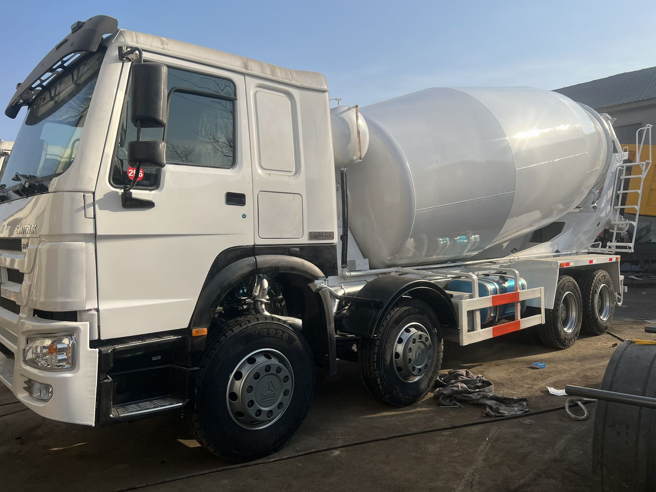 SINOTRUK HOWO 371 16 CBM 8*4 12 Tires - Automješalica: slika SINOTRUK HOWO 371 16 CBM 8*4 12 Tires - Automješalica SINOTRUK HOWO 371 16 CBM 8*4 12 Tires - Automješalica: slika SINOTRUK HOWO 371 16 CBM 8*4 12 Tires - Automješalica