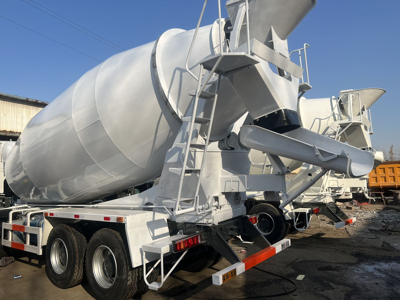 SINOTRUK HOWO 371 8X4 16 Cubic Meter SINOTRUK Howo Concrete Mixer Truck - Mješalica za beton: slika SINOTRUK HOWO 371 8X4 16 Cubic Meter SINOTRUK Howo Concrete Mixer Truck - Mješalica za beton SINOTRUK HOWO 371 8X4 16 Cubic Meter SINOTRUK Howo Concrete Mixer Truck - Mješalica za beton: slika SINOTRUK HOWO 371 8X4 16 Cubic Meter SINOTRUK Howo Concrete Mixer Truck - Mješalica za beton