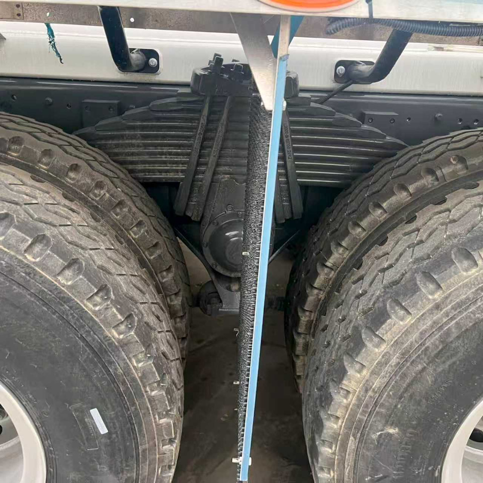 SINOTRUK HOWO TX350 Euro 5 - Automješalica: slika SINOTRUK HOWO TX350 Euro 5 - Automješalica SINOTRUK HOWO TX350 Euro 5 - Automješalica: slika SINOTRUK HOWO TX350 Euro 5 - Automješalica