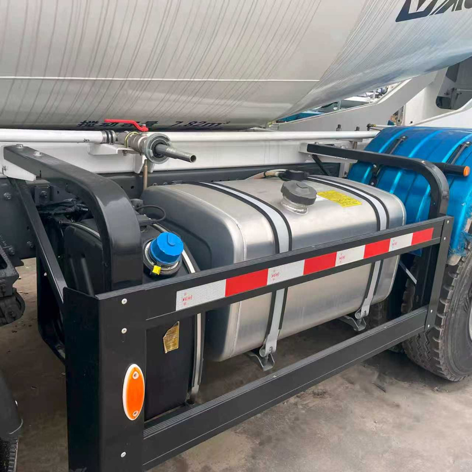 SINOTRUK HOWO TX350 Euro 5 - Automješalica: slika SINOTRUK HOWO TX350 Euro 5 - Automješalica SINOTRUK HOWO TX350 Euro 5 - Automješalica: slika SINOTRUK HOWO TX350 Euro 5 - Automješalica