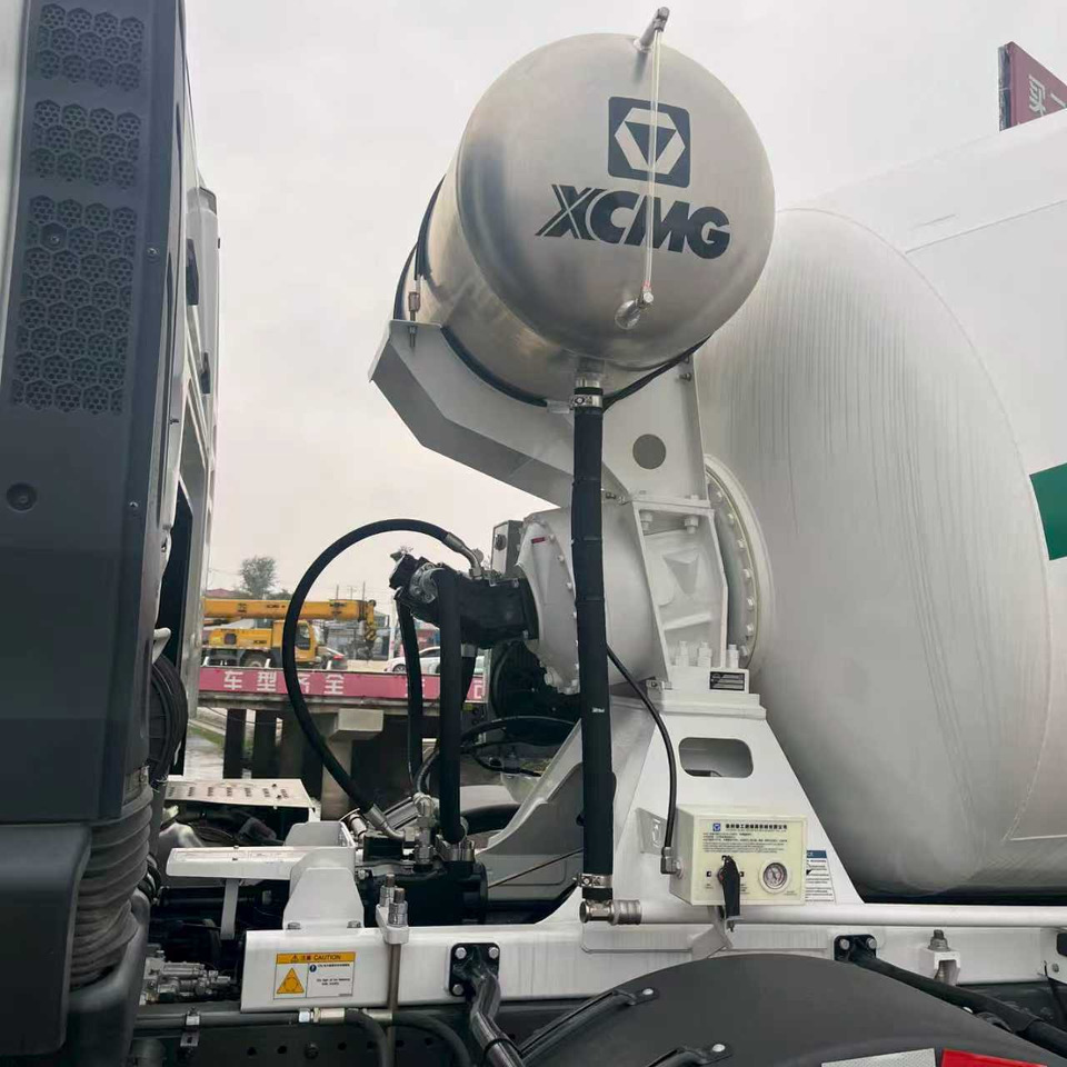 SINOTRUK HOWO TX350 Euro 5 - Automješalica: slika SINOTRUK HOWO TX350 Euro 5 - Automješalica SINOTRUK HOWO TX350 Euro 5 - Automješalica: slika SINOTRUK HOWO TX350 Euro 5 - Automješalica