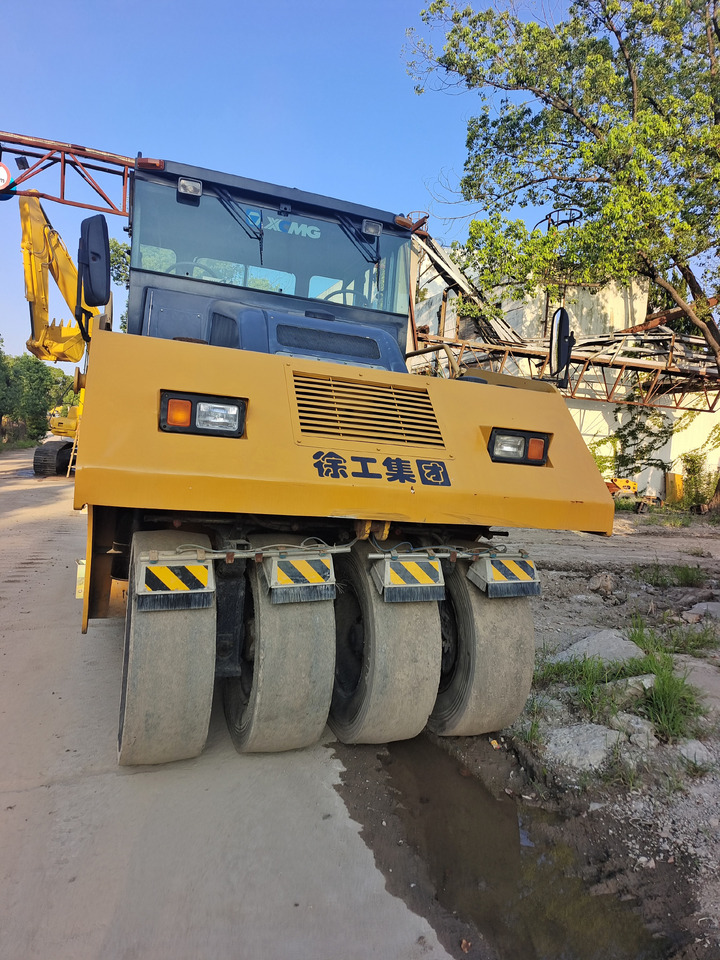 XCMG XP263 - Pneumatski valjak: slika XCMG XP263 - Pneumatski valjak XCMG XP263 - Pneumatski valjak: slika XCMG XP263 - Pneumatski valjak