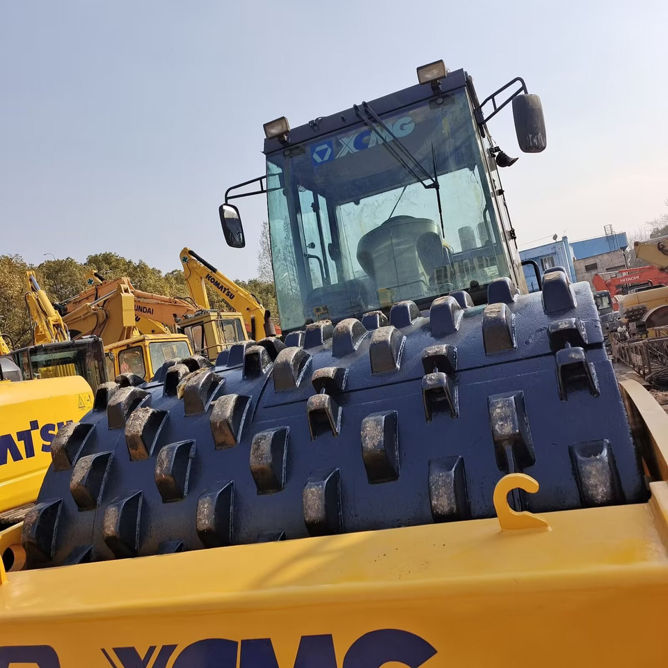 XCMG XS223J WITH SHEEP FOOT PAD - Cestovni valjak: slika XCMG XS223J WITH SHEEP FOOT PAD - Cestovni valjak XCMG XS223J WITH SHEEP FOOT PAD - Cestovni valjak: slika XCMG XS223J WITH SHEEP FOOT PAD - Cestovni valjak