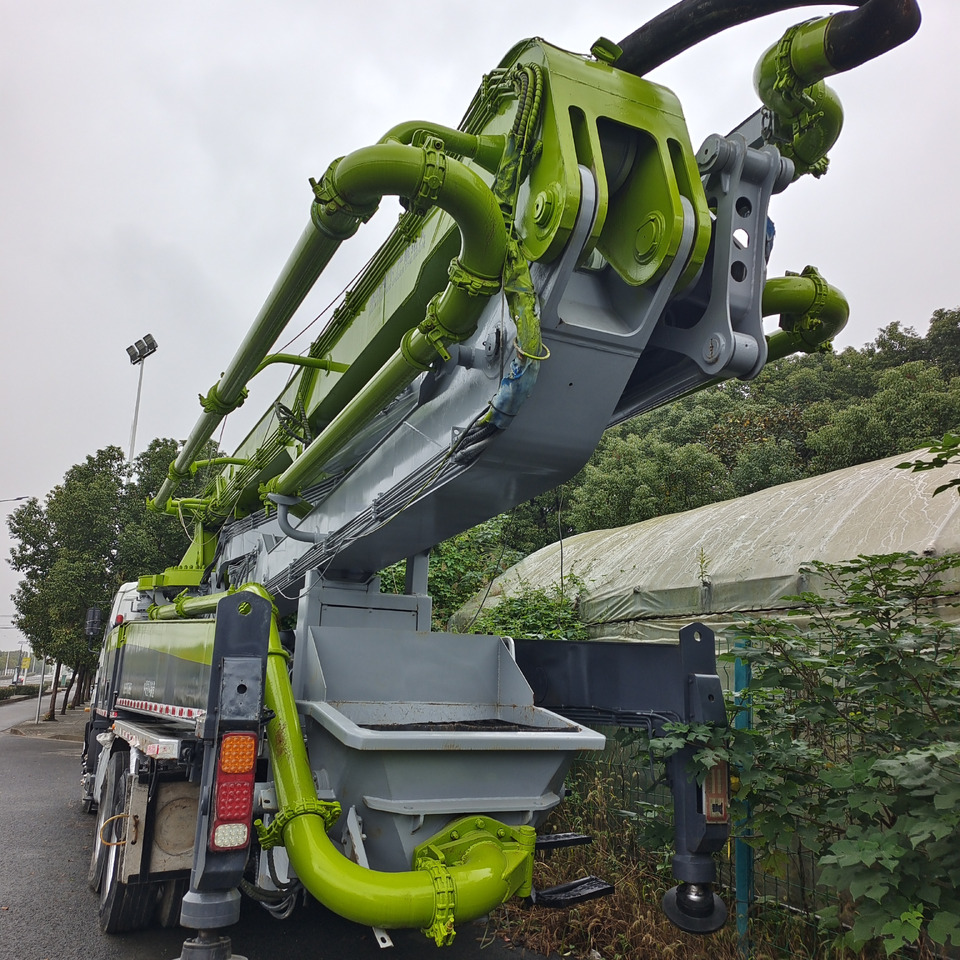 ZOOMLION ZLJ5336THBSE - Beton pumpa: slika ZOOMLION ZLJ5336THBSE - Beton pumpa ZOOMLION ZLJ5336THBSE - Beton pumpa: slika ZOOMLION ZLJ5336THBSE - Beton pumpa