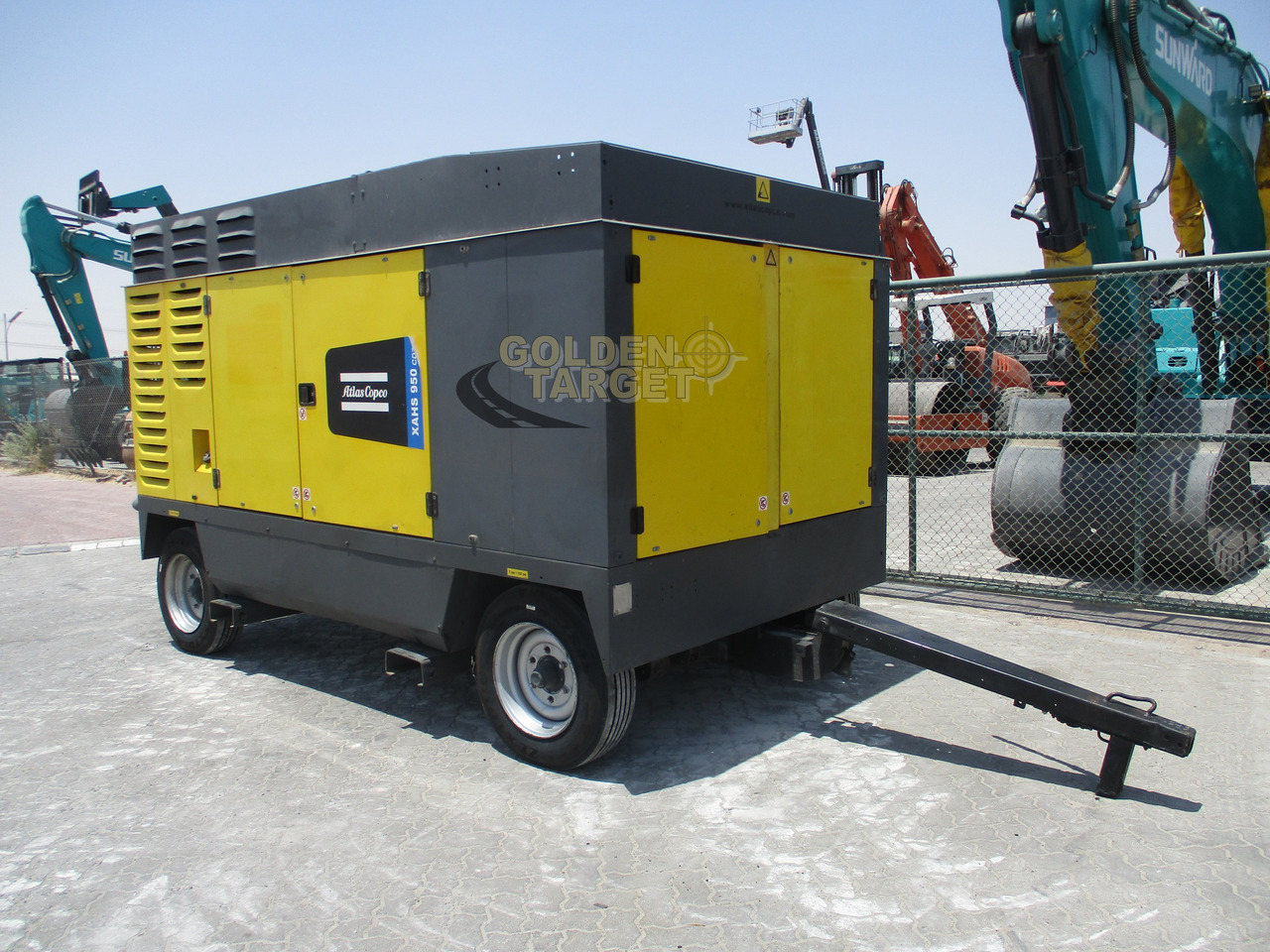 ATLAS COPCO XAHS950CD - Zračni kompresor: slika ATLAS COPCO XAHS950CD - Zračni kompresor ATLAS COPCO XAHS950CD - Zračni kompresor: slika ATLAS COPCO XAHS950CD - Zračni kompresor