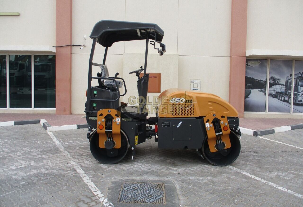 Case 450DX Roller - Cestovni valjak: slika Case 450DX Roller - Cestovni valjak Case 450DX Roller - Cestovni valjak: slika Case 450DX Roller - Cestovni valjak