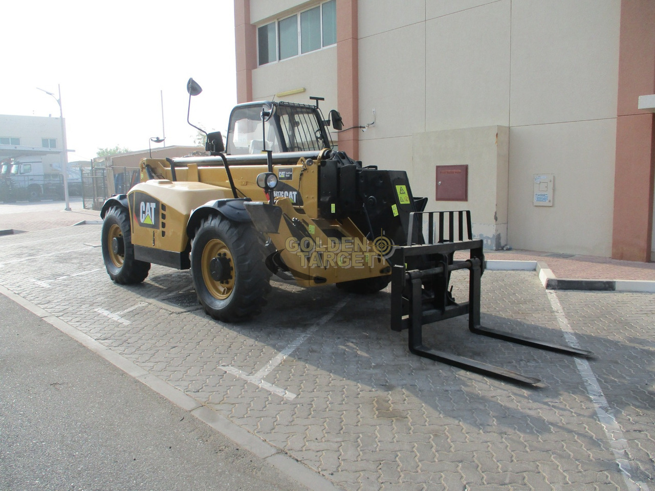 Caterpillar TH417 Telehandler - Teleskopski rukovatelj: slika Caterpillar TH417 Telehandler - Teleskopski rukovatelj Caterpillar TH417 Telehandler - Teleskopski rukovatelj: slika Caterpillar TH417 Telehandler - Teleskopski rukovatelj