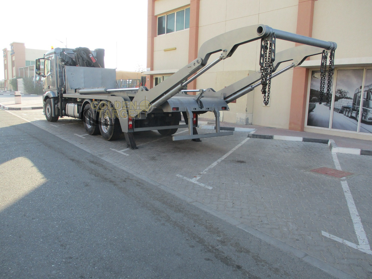 Utovarivač s proklizavajućim upravljanjem MERCEDES-BENZ 2642 6×2 DOUBLE SKIP LOADER with HIAB Crane: slika Utovarivač s proklizavajućim upravljanjem MERCEDES-BENZ 2642 6×2 DOUBLE SKIP LOADER with HIAB Crane