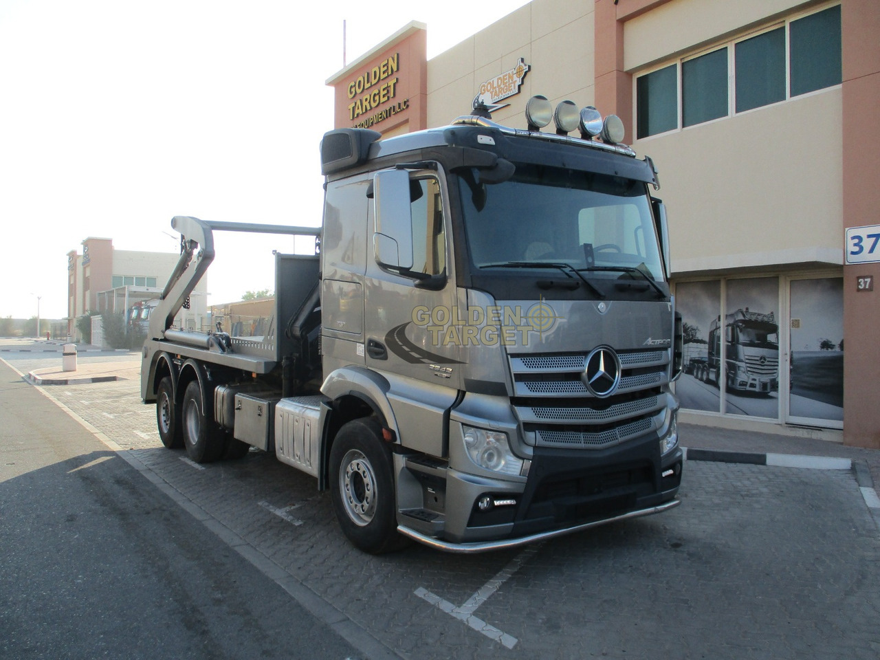 MERCEDES-BENZ 2642 6×2 DOUBLE SKIP LOADER with HIAB Crane - Utovarivač s proklizavajućim upravljanjem: slika MERCEDES-BENZ 2642 6×2 DOUBLE SKIP LOADER with HIAB Crane - Utovarivač s proklizavajućim upravljanjem MERCEDES-BENZ 2642 6×2 DOUBLE SKIP LOADER with HIAB Crane - Utovarivač s proklizavajućim upravljanjem: slika MERCEDES-BENZ 2642 6×2 DOUBLE SKIP LOADER with HIAB Crane - Utovarivač s proklizavajućim upravljanjem