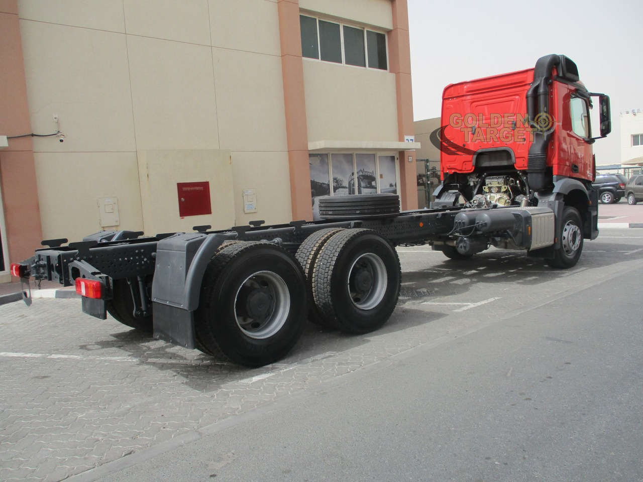 MERCEDES-BENZ Arocs 3348 6x4 Chassis - Kamion-šasija: slika MERCEDES-BENZ Arocs 3348 6x4 Chassis - Kamion-šasija MERCEDES-BENZ Arocs 3348 6x4 Chassis - Kamion-šasija: slika MERCEDES-BENZ Arocs 3348 6x4 Chassis - Kamion-šasija