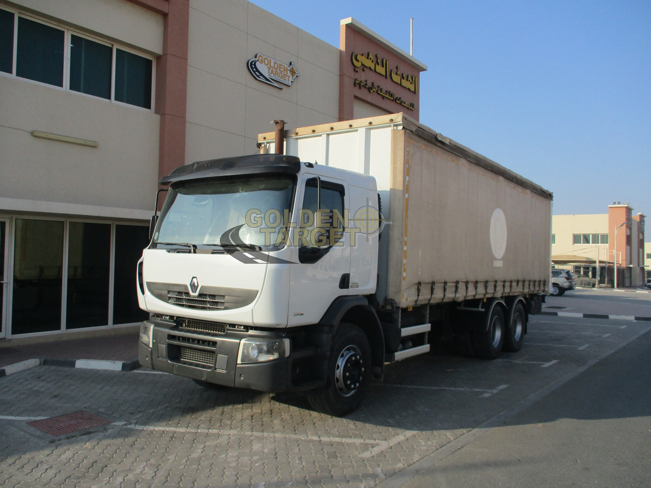 Renault KERAX 380 - Kamion s ceradom: slika Renault KERAX 380 - Kamion s ceradom Renault KERAX 380 - Kamion s ceradom: slika Renault KERAX 380 - Kamion s ceradom
