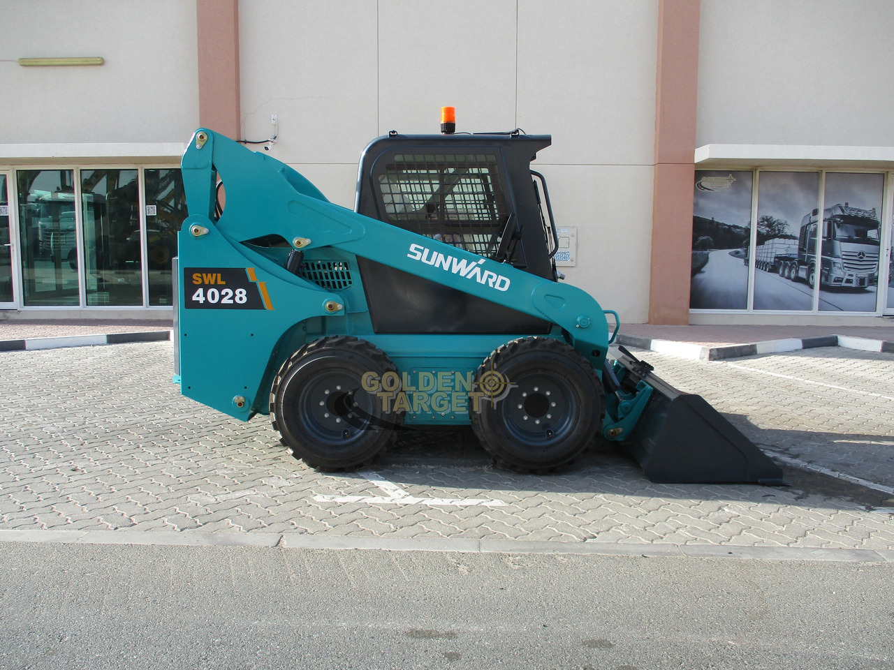 SUNWARD SWL4028 Skid Steer Loader - Mini utovarivač: slika SUNWARD SWL4028 Skid Steer Loader - Mini utovarivač SUNWARD SWL4028 Skid Steer Loader - Mini utovarivač: slika SUNWARD SWL4028 Skid Steer Loader - Mini utovarivač