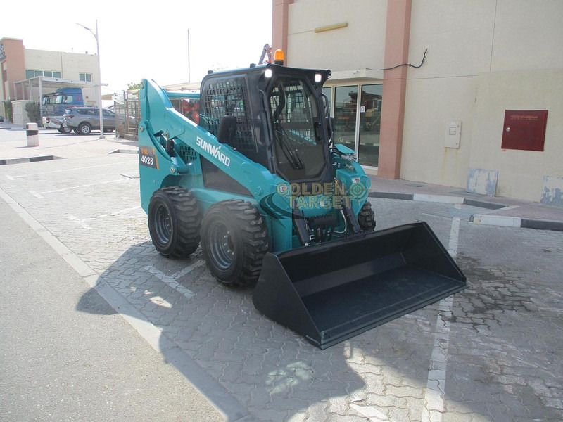 Sunward SWL4028 Skid Steer Loader - Utovarivač: slika Sunward SWL4028 Skid Steer Loader - Utovarivač Sunward SWL4028 Skid Steer Loader - Utovarivač: slika Sunward SWL4028 Skid Steer Loader - Utovarivač