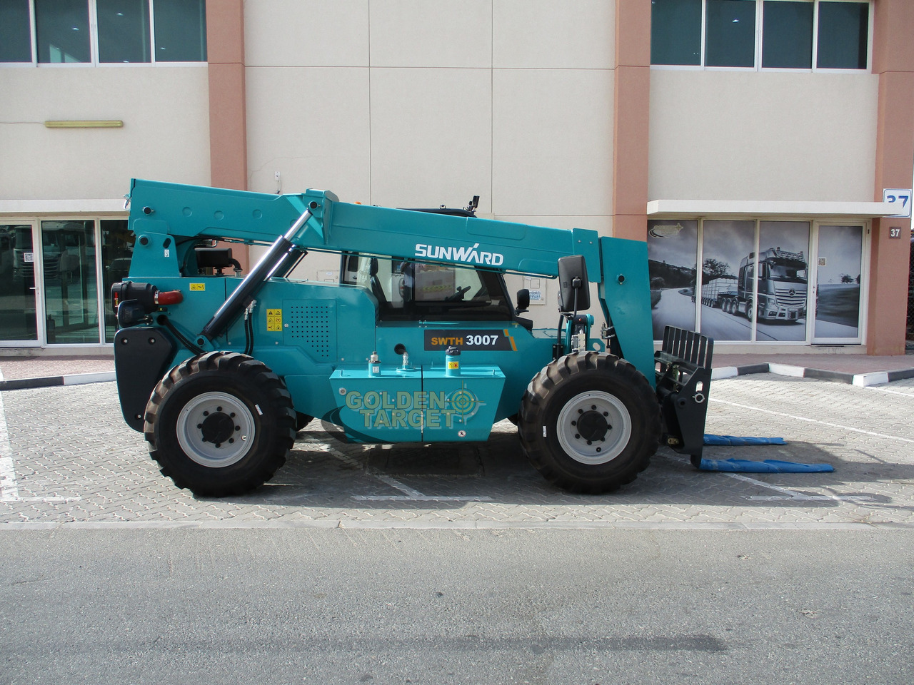 Sunward SWTH3007 4×4 Telehandler - Teleskopski rukovatelj: slika Sunward SWTH3007 4×4 Telehandler - Teleskopski rukovatelj Sunward SWTH3007 4×4 Telehandler - Teleskopski rukovatelj: slika Sunward SWTH3007 4×4 Telehandler - Teleskopski rukovatelj