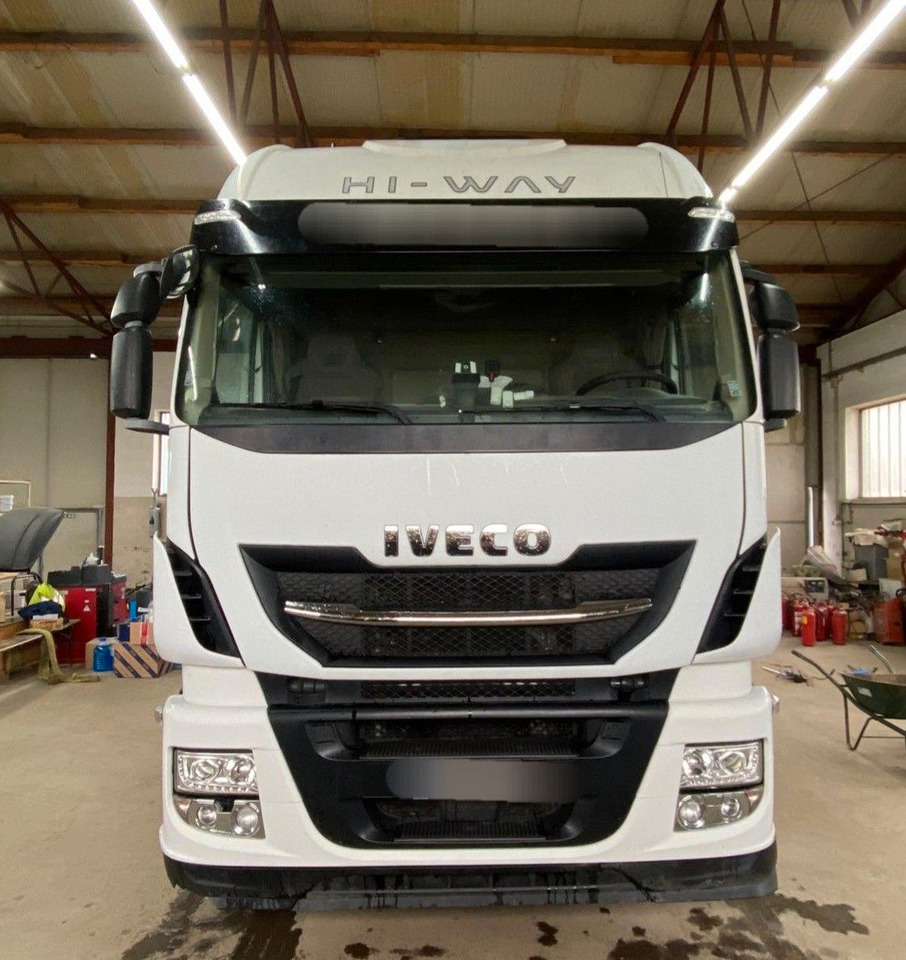 Iveco Stralis 460 Hi-Way 4x2Tractor -Tipper hydraulic - Tegljač: slika Iveco Stralis 460 Hi-Way 4x2Tractor -Tipper hydraulic - Tegljač Iveco Stralis 460 Hi-Way 4x2Tractor -Tipper hydraulic - Tegljač: slika Iveco Stralis 460 Hi-Way 4x2Tractor -Tipper hydraulic - Tegljač