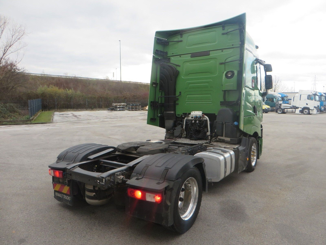 Renault T520 HSC 4x2Tractor mega Retarder - Tegljač: slika Renault T520 HSC 4x2Tractor mega Retarder - Tegljač Renault T520 HSC 4x2Tractor mega Retarder - Tegljač: slika Renault T520 HSC 4x2Tractor mega Retarder - Tegljač