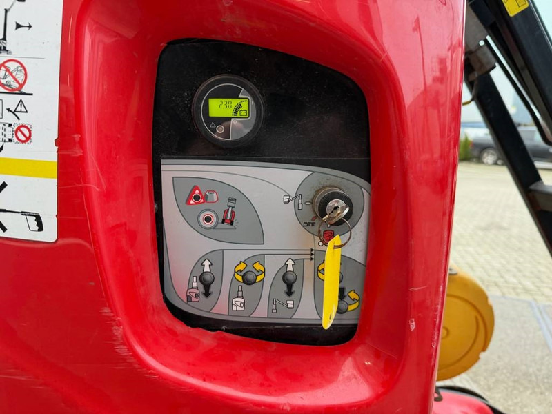 Manitou 100 VJR - Podizna platforma: slika Manitou 100 VJR - Podizna platforma Manitou 100 VJR - Podizna platforma: slika Manitou 100 VJR - Podizna platforma