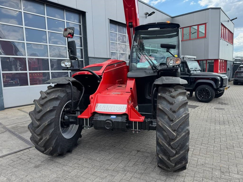 Manitou MT 935 - Teleskopski rukovatelj: slika Manitou MT 935 - Teleskopski rukovatelj Manitou MT 935 - Teleskopski rukovatelj: slika Manitou MT 935 - Teleskopski rukovatelj