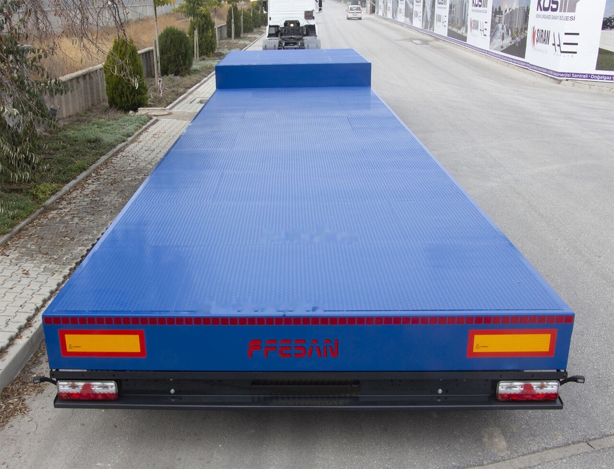Fesan TRANSFORMER PLATFORM - Poluprikolica plato/ Otvoreni sanduk: slika Fesan TRANSFORMER PLATFORM - Poluprikolica plato/ Otvoreni sanduk Fesan TRANSFORMER PLATFORM - Poluprikolica plato/ Otvoreni sanduk: slika Fesan TRANSFORMER PLATFORM - Poluprikolica plato/ Otvoreni sanduk