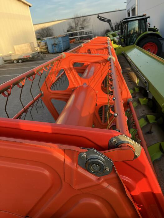 Claas Lexion 740 - Kombajn za žetvu: slika Claas Lexion 740 - Kombajn za žetvu Claas Lexion 740 - Kombajn za žetvu: slika Claas Lexion 740 - Kombajn za žetvu