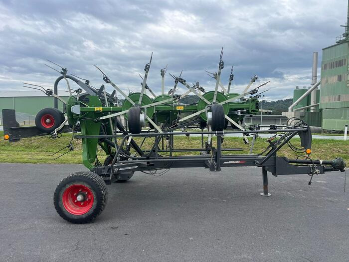 Fendt Twister 13010 T - Prevrtač sijena/ Grabulje: slika Fendt Twister 13010 T - Prevrtač sijena/ Grabulje Fendt Twister 13010 T - Prevrtač sijena/ Grabulje: slika Fendt Twister 13010 T - Prevrtač sijena/ Grabulje