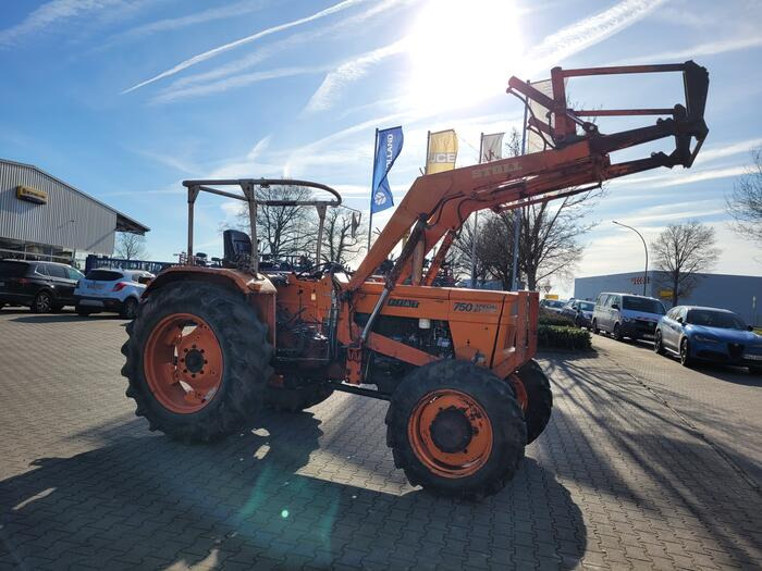 Fiat 750 DT 4x4 Allrad mit Frontlader - Traktor: slika Fiat 750 DT 4x4 Allrad mit Frontlader - Traktor Fiat 750 DT 4x4 Allrad mit Frontlader - Traktor: slika Fiat 750 DT 4x4 Allrad mit Frontlader - Traktor
