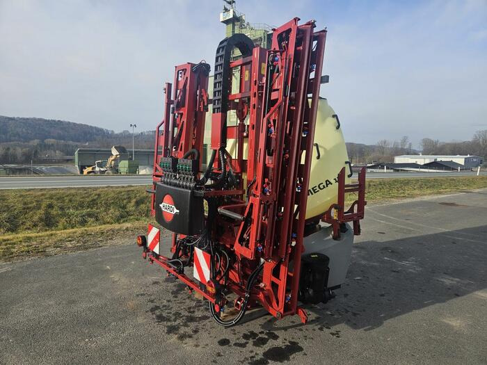 Hardi MEGA 1200 - Prskalica za traktor: slika Hardi MEGA 1200 - Prskalica za traktor Hardi MEGA 1200 - Prskalica za traktor: slika Hardi MEGA 1200 - Prskalica za traktor