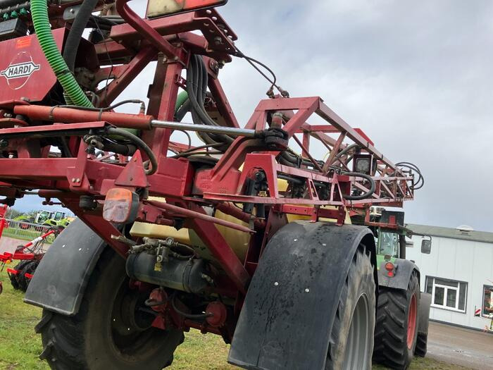 Hardi NAVIGATOR 4000 - Prskalica za traktor: slika Hardi NAVIGATOR 4000 - Prskalica za traktor Hardi NAVIGATOR 4000 - Prskalica za traktor: slika Hardi NAVIGATOR 4000 - Prskalica za traktor