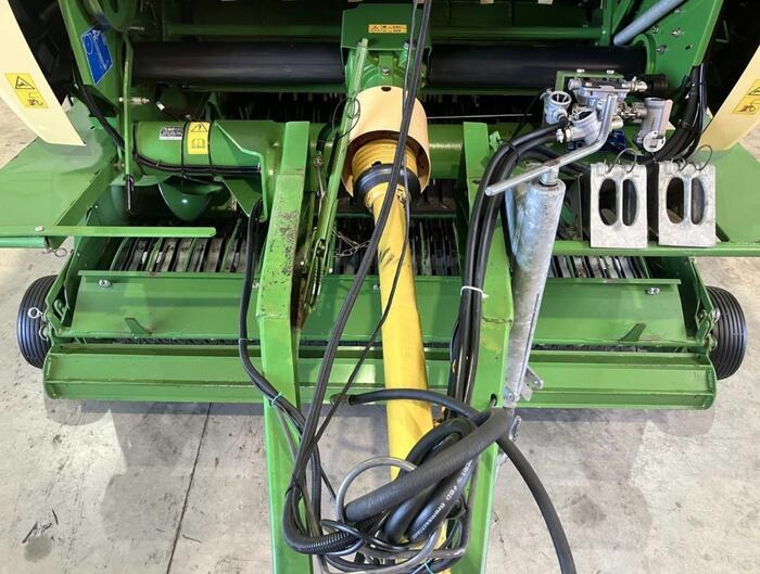 Krone Comprima F 125 XC - Rolo balirka: slika Krone Comprima F 125 XC - Rolo balirka Krone Comprima F 125 XC - Rolo balirka: slika Krone Comprima F 125 XC - Rolo balirka