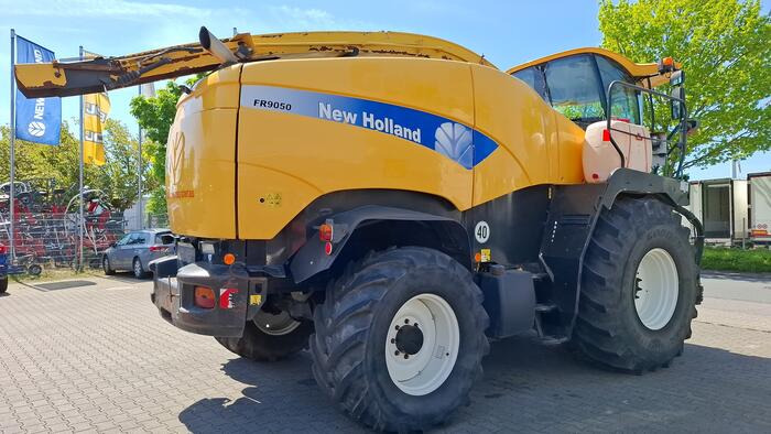 New Holland FR 9060 - Silažni kombajn: slika New Holland FR 9060 - Silažni kombajn New Holland FR 9060 - Silažni kombajn: slika New Holland FR 9060 - Silažni kombajn