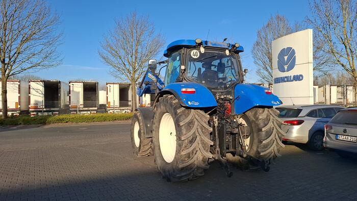 New Holland T6.160 - Traktor: slika New Holland T6.160 - Traktor New Holland T6.160 - Traktor: slika New Holland T6.160 - Traktor