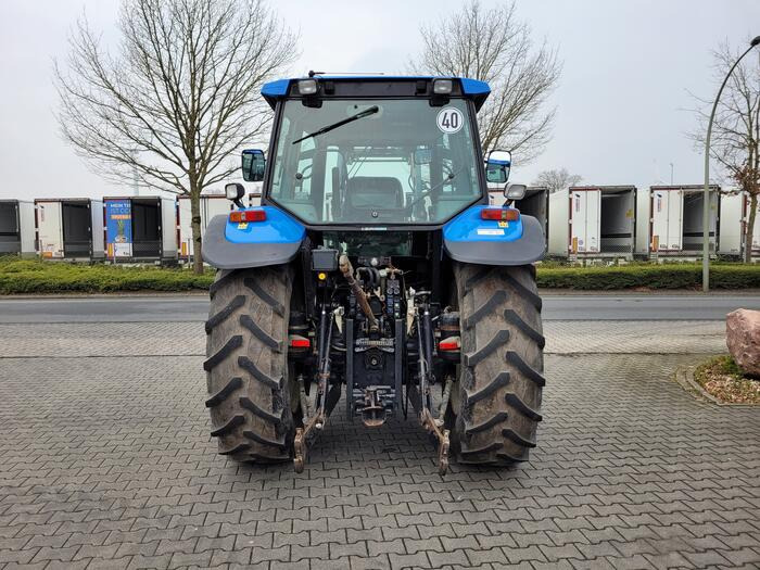 New Holland TS 115 - Traktor: slika New Holland TS 115 - Traktor New Holland TS 115 - Traktor: slika New Holland TS 115 - Traktor
