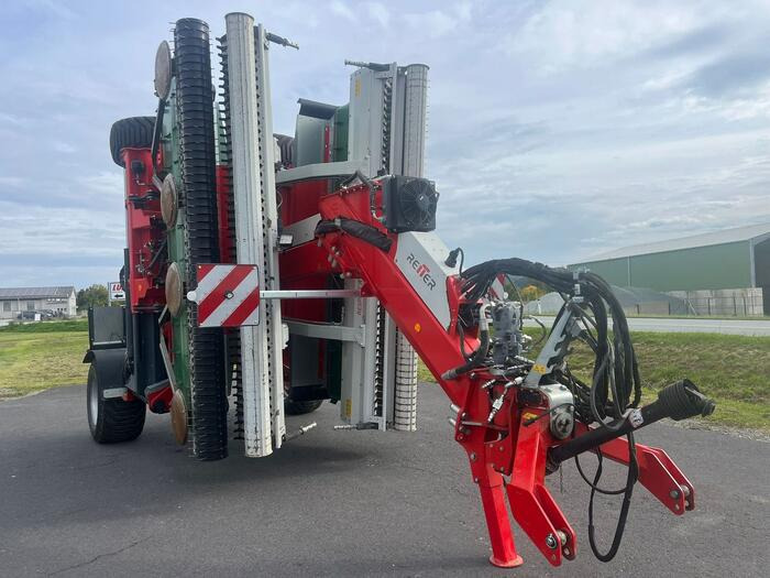 R9 profi Type 820 - Prevrtač sijena/ Grabulje: slika R9 profi Type 820 - Prevrtač sijena/ Grabulje R9 profi Type 820 - Prevrtač sijena/ Grabulje: slika R9 profi Type 820 - Prevrtač sijena/ Grabulje