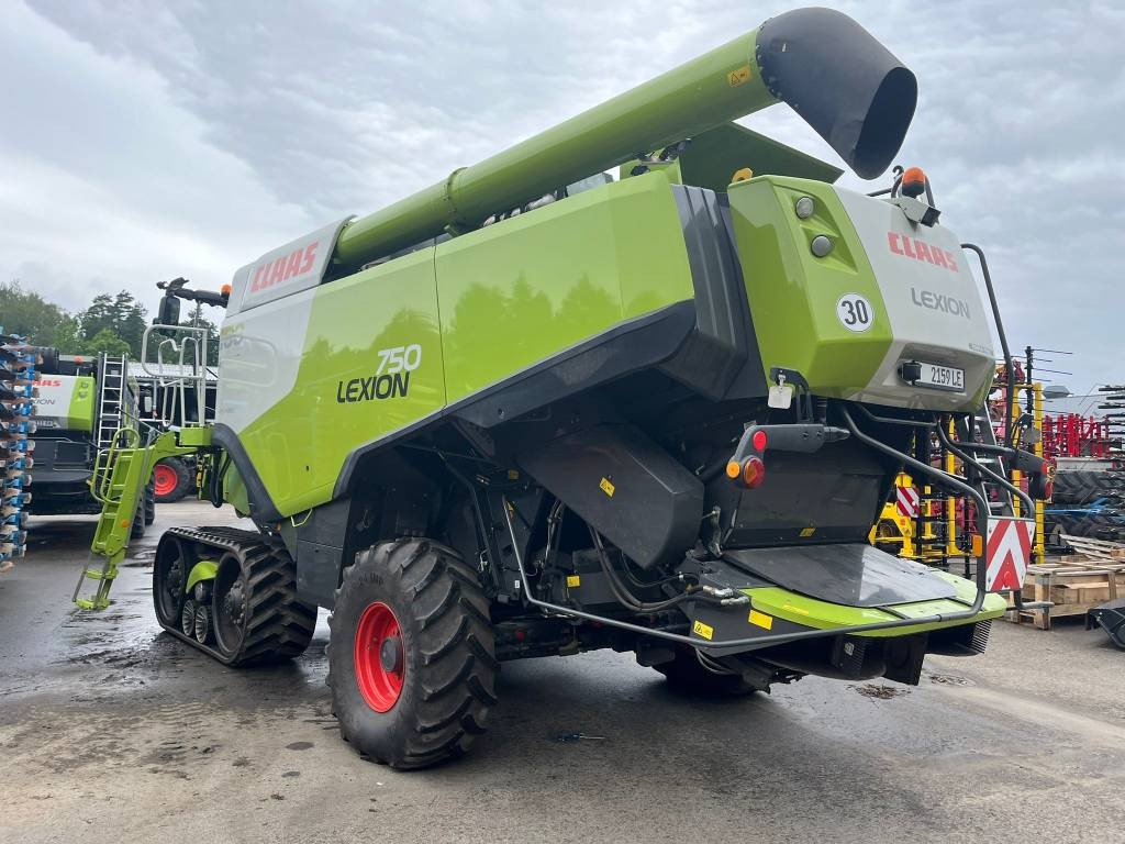 Claas Lexion 750 TT - Kombajn za žetvu: slika Claas Lexion 750 TT - Kombajn za žetvu Claas Lexion 750 TT - Kombajn za žetvu: slika Claas Lexion 750 TT - Kombajn za žetvu