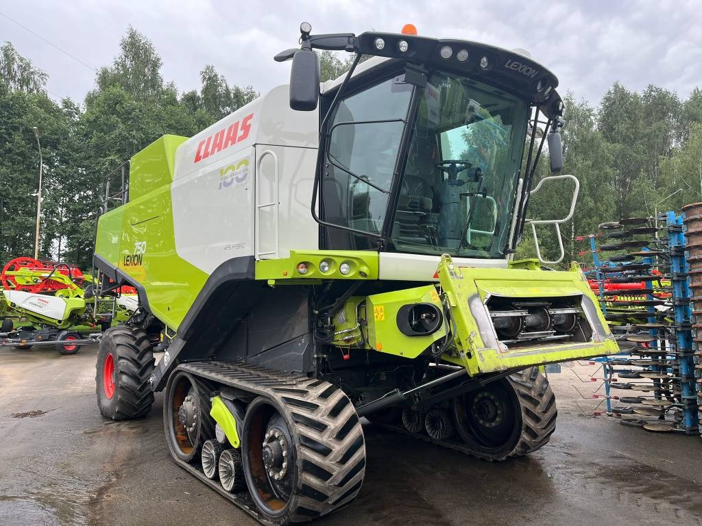 Claas Lexion 750 TT - Kombajn za žetvu: slika Claas Lexion 750 TT - Kombajn za žetvu Claas Lexion 750 TT - Kombajn za žetvu: slika Claas Lexion 750 TT - Kombajn za žetvu