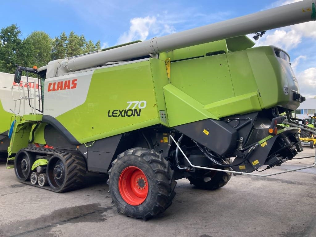 Claas Lexion 770 TT - Kombajn za žetvu: slika Claas Lexion 770 TT - Kombajn za žetvu Claas Lexion 770 TT - Kombajn za žetvu: slika Claas Lexion 770 TT - Kombajn za žetvu