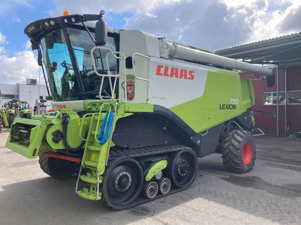 Claas Lexion 770 TT - Kombajn za žetvu: slika Claas Lexion 770 TT - Kombajn za žetvu Claas Lexion 770 TT - Kombajn za žetvu: slika Claas Lexion 770 TT - Kombajn za žetvu