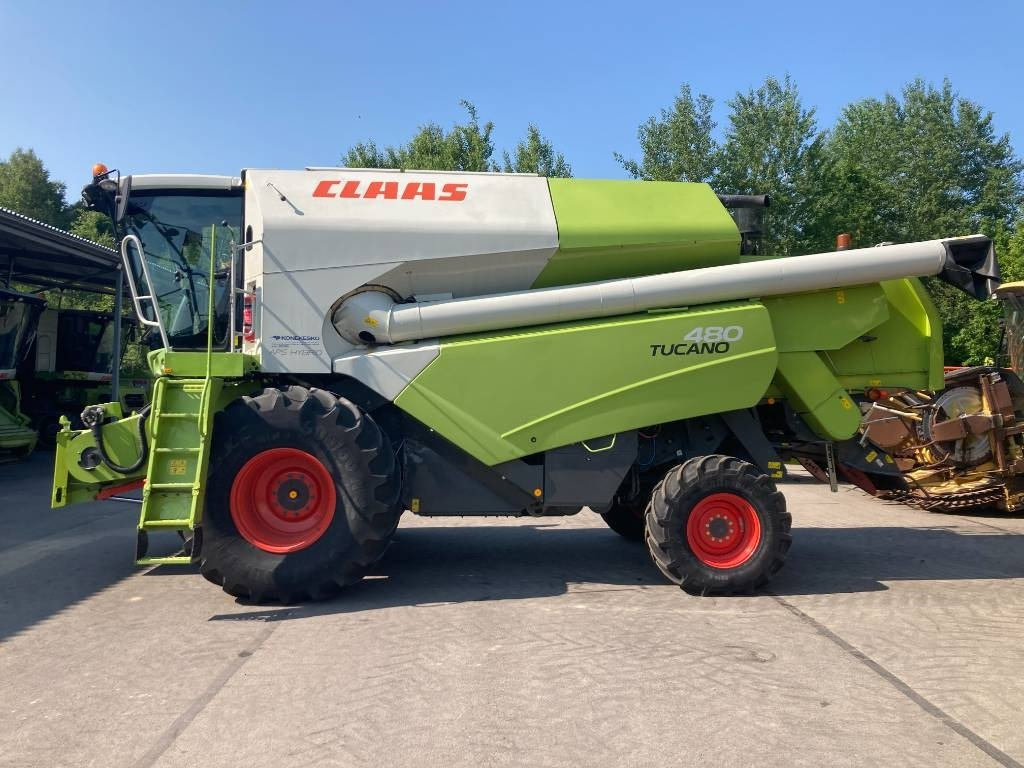 Claas Tucano 480 - Kombajn za žetvu: slika Claas Tucano 480 - Kombajn za žetvu Claas Tucano 480 - Kombajn za žetvu: slika Claas Tucano 480 - Kombajn za žetvu