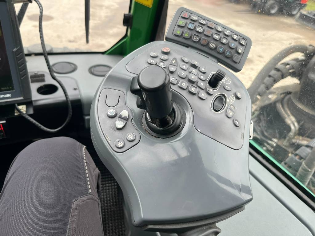 Kombajn za šumarstvo John Deere 1470 E: slika Kombajn za šumarstvo John Deere 1470 E