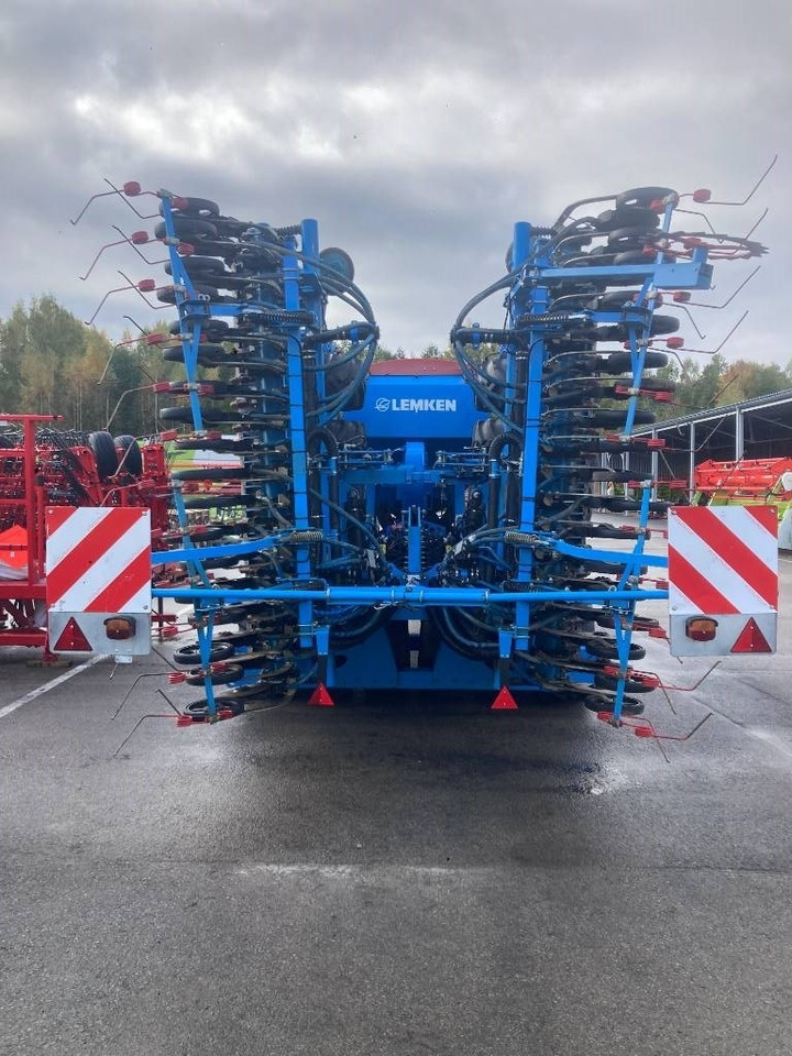Lemken Compact-Solitair 9/600 - Kombajn i sijačica: slika Lemken Compact-Solitair 9/600 - Kombajn i sijačica Lemken Compact-Solitair 9/600 - Kombajn i sijačica: slika Lemken Compact-Solitair 9/600 - Kombajn i sijačica