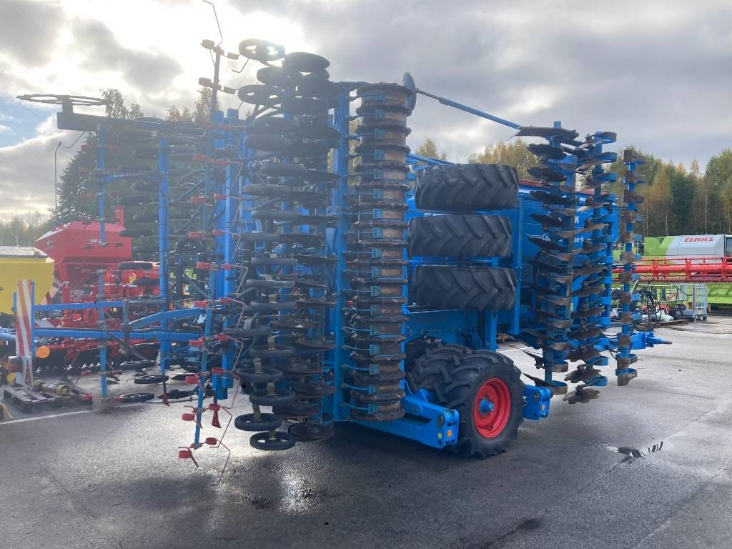 Lemken Compact-Solitair 9/600 - Kombajn i sijačica: slika Lemken Compact-Solitair 9/600 - Kombajn i sijačica Lemken Compact-Solitair 9/600 - Kombajn i sijačica: slika Lemken Compact-Solitair 9/600 - Kombajn i sijačica