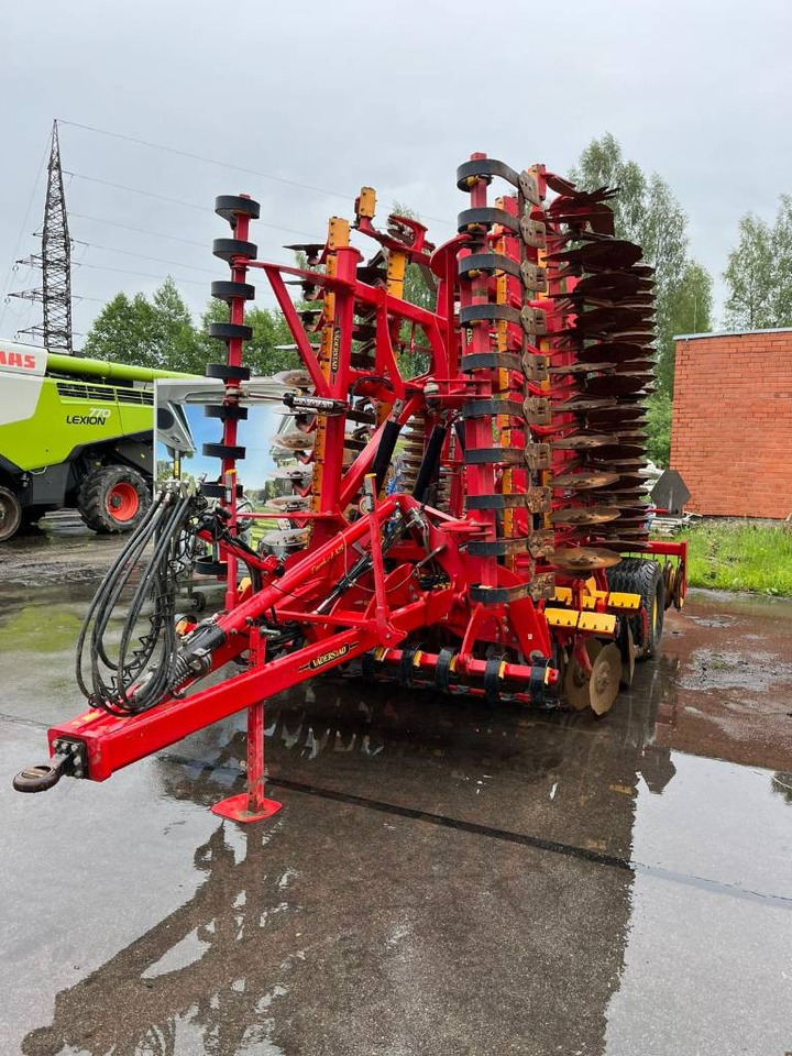 Vaderstad Carrier L 825 - Tanjurača: slika Vaderstad Carrier L 825 - Tanjurača Vaderstad Carrier L 825 - Tanjurača: slika Vaderstad Carrier L 825 - Tanjurača