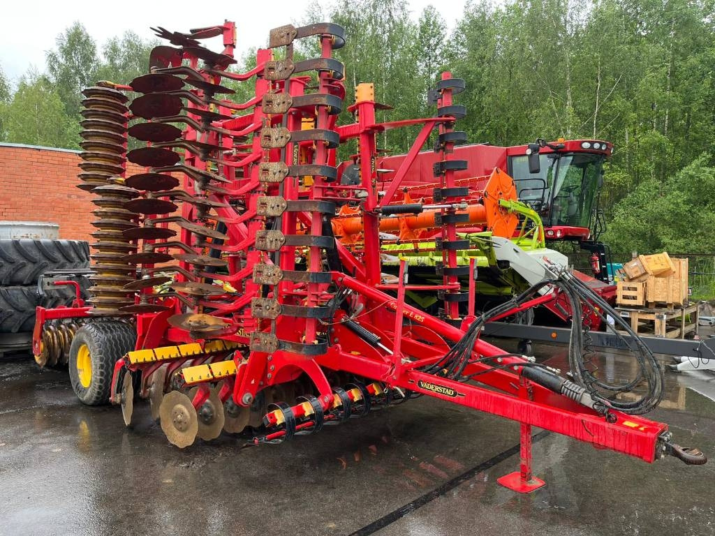Vaderstad Carrier L 825 - Tanjurača: slika Vaderstad Carrier L 825 - Tanjurača Vaderstad Carrier L 825 - Tanjurača: slika Vaderstad Carrier L 825 - Tanjurača