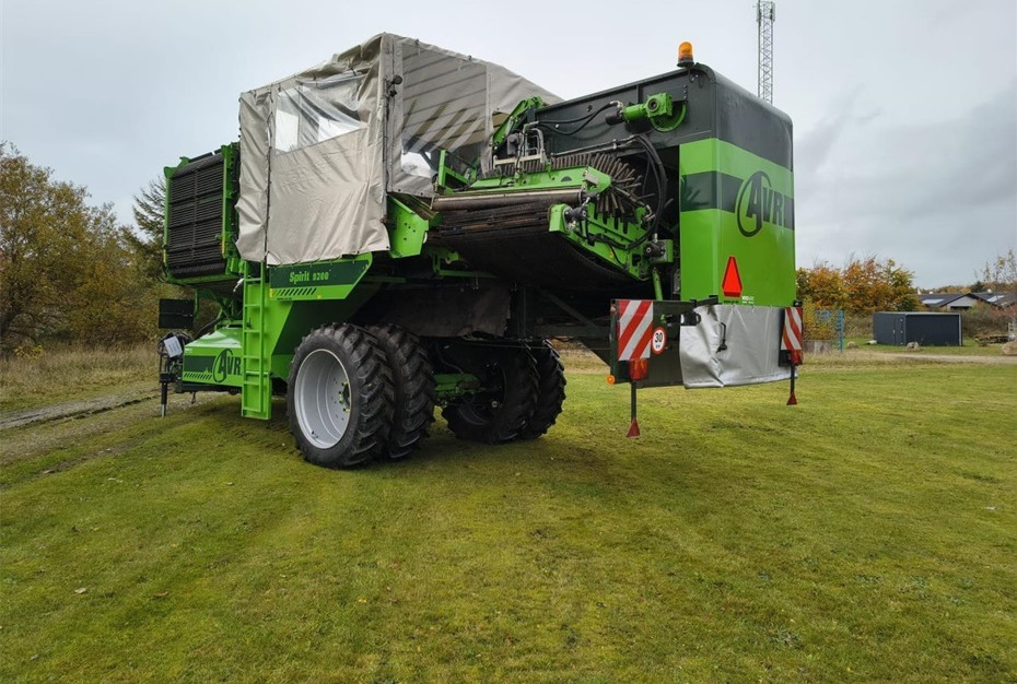 AVR Spirit 9200CR - Kombajn za krumpir: slika AVR Spirit 9200CR - Kombajn za krumpir AVR Spirit 9200CR - Kombajn za krumpir: slika AVR Spirit 9200CR - Kombajn za krumpir