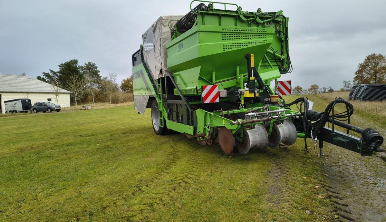 AVR Spirit 9200CR - Kombajn za krumpir: slika AVR Spirit 9200CR - Kombajn za krumpir AVR Spirit 9200CR - Kombajn za krumpir: slika AVR Spirit 9200CR - Kombajn za krumpir