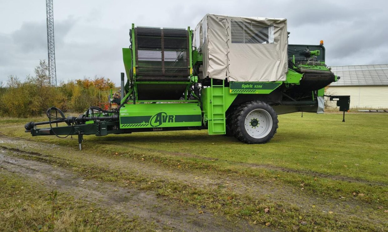 AVR Spirit 9200CR - Kombajn za krumpir: slika AVR Spirit 9200CR - Kombajn za krumpir AVR Spirit 9200CR - Kombajn za krumpir: slika AVR Spirit 9200CR - Kombajn za krumpir