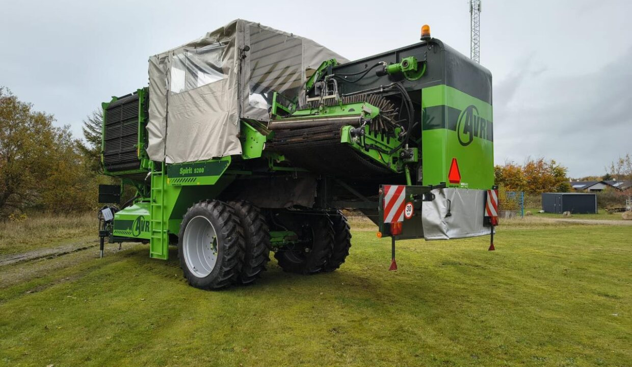 AVR Spirit 9200CR - Kombajn za krumpir: slika AVR Spirit 9200CR - Kombajn za krumpir AVR Spirit 9200CR - Kombajn za krumpir: slika AVR Spirit 9200CR - Kombajn za krumpir